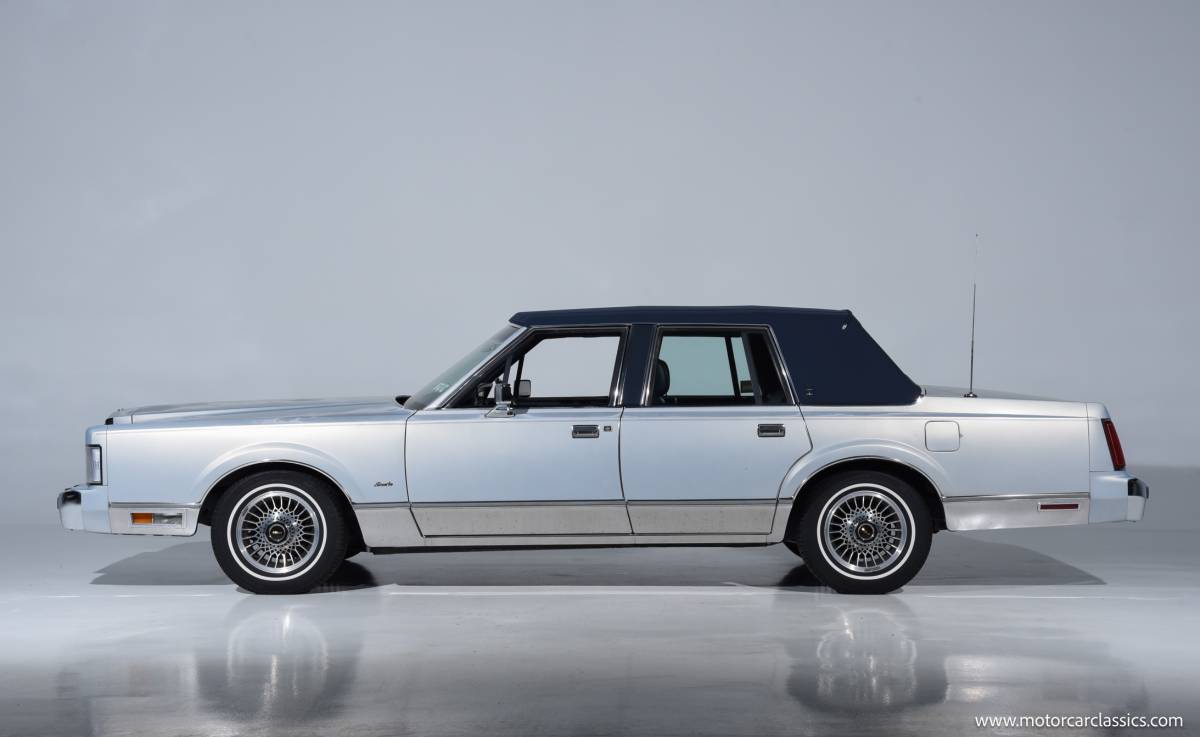 Lincoln-continental-1988-17