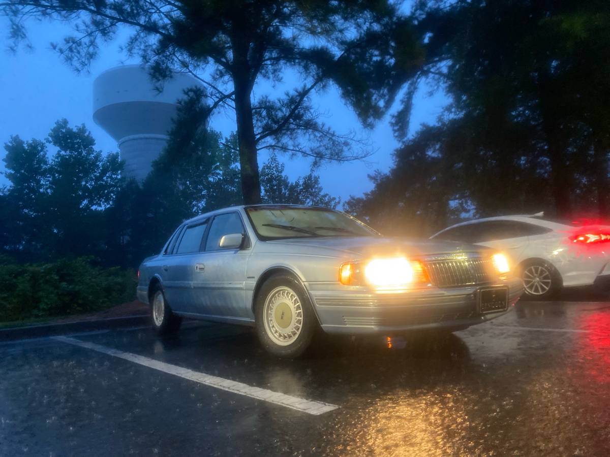 Lincoln-continental-1990-blue-3