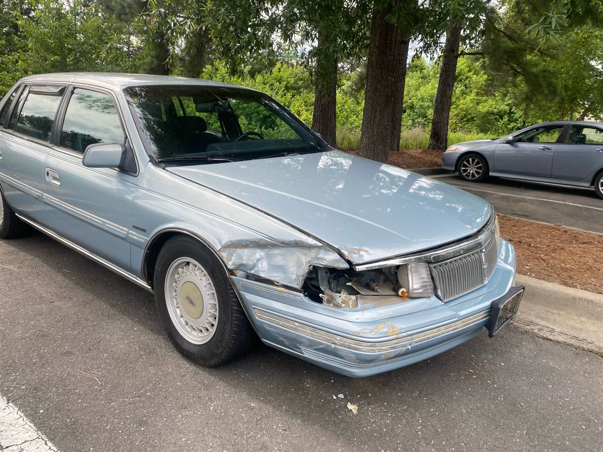 Lincoln-continental-1990-blue