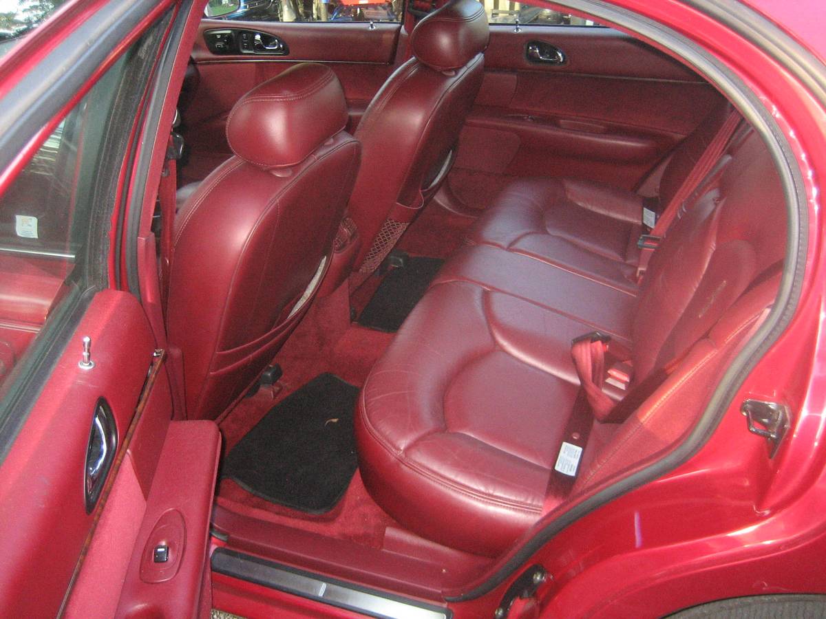 Lincoln-continental-1995-5
