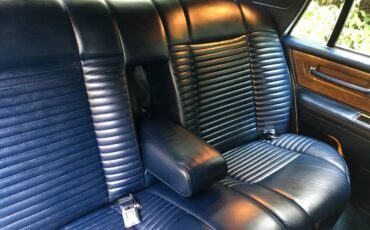Lincoln-continental-base-1987-white-10