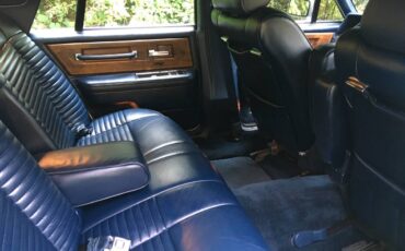 Lincoln-continental-base-1987-white-11