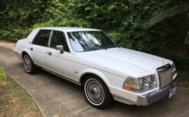 Lincoln-continental-base-1987-white-2