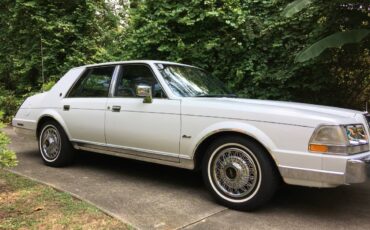 Lincoln-continental-base-1987-white-5