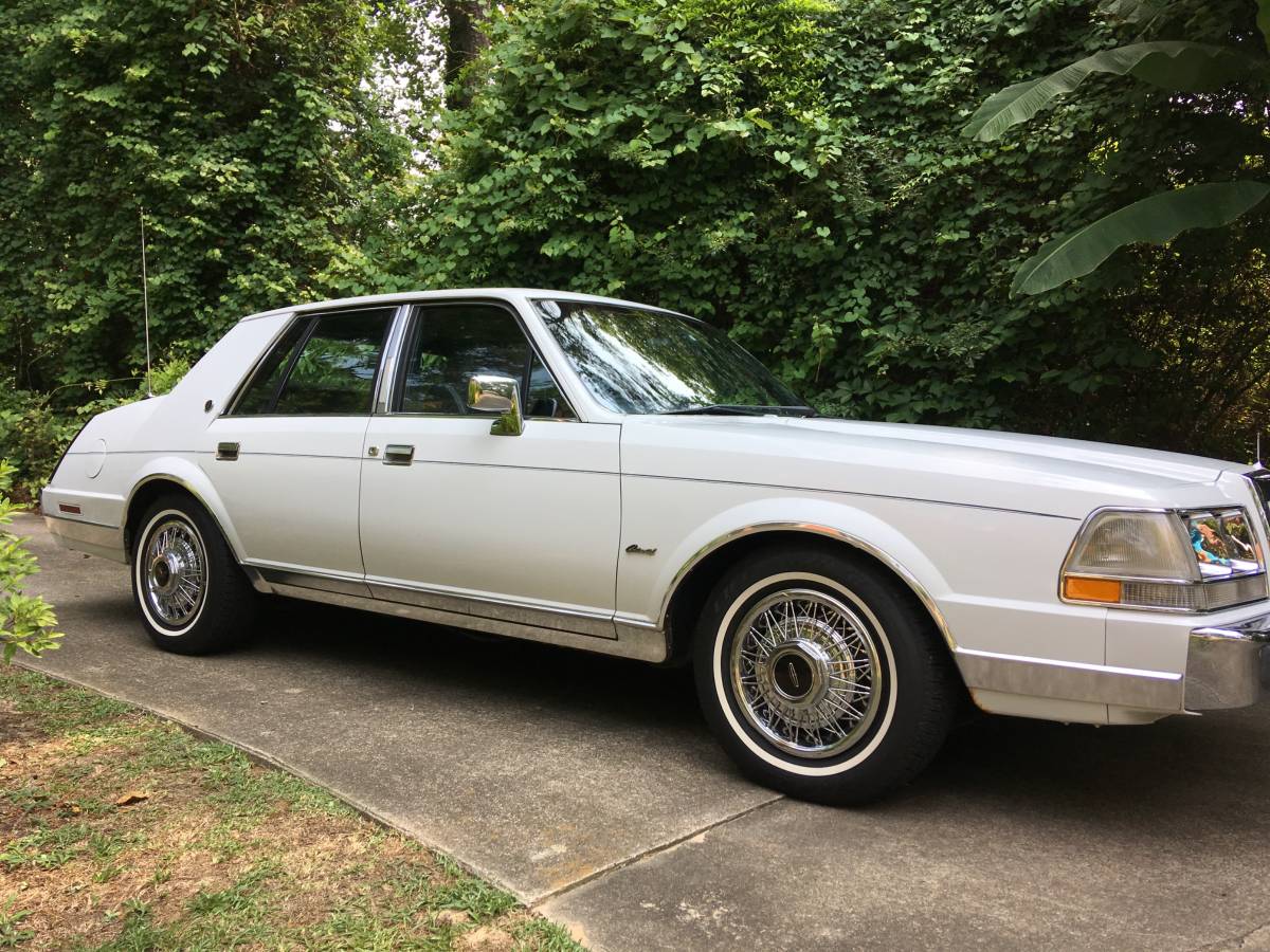 Lincoln-continental-base-1987-white-5