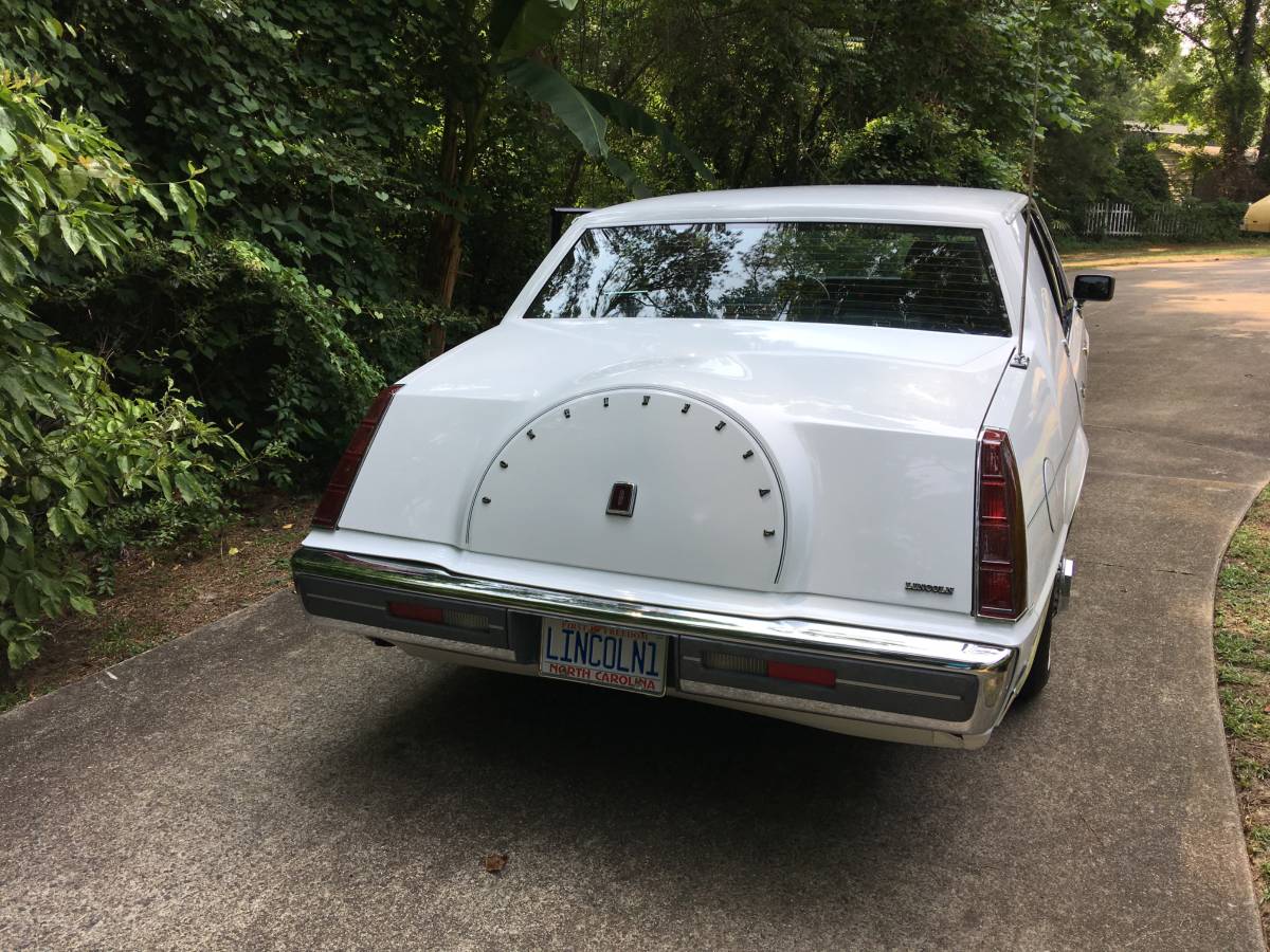 Lincoln-continental-base-1987-white-6