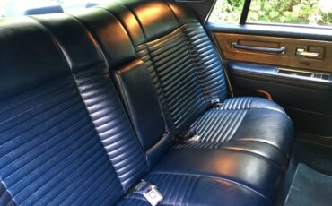 Lincoln-continental-base-1987-white-9