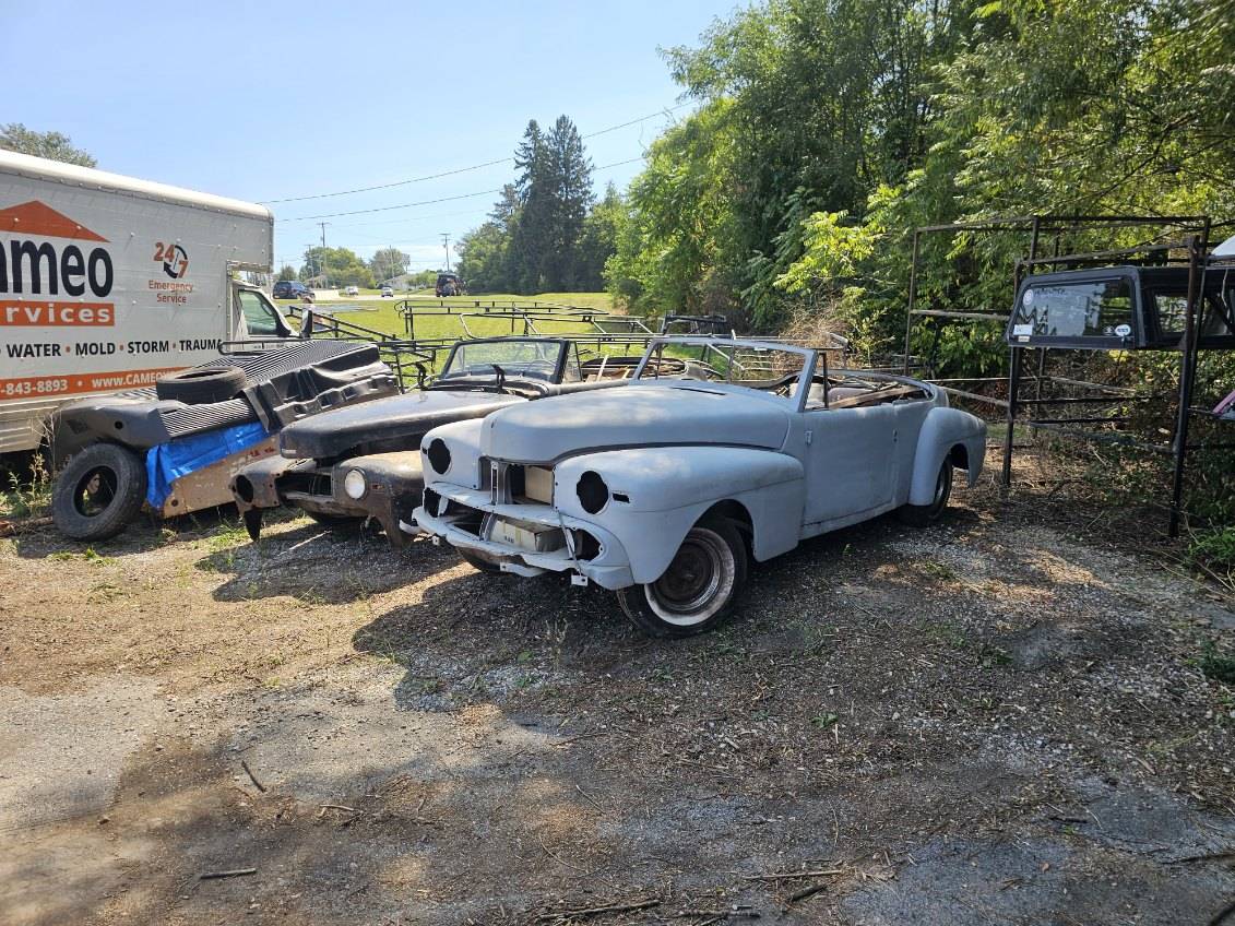 Lincoln-continental-convertible-1946-grey-3