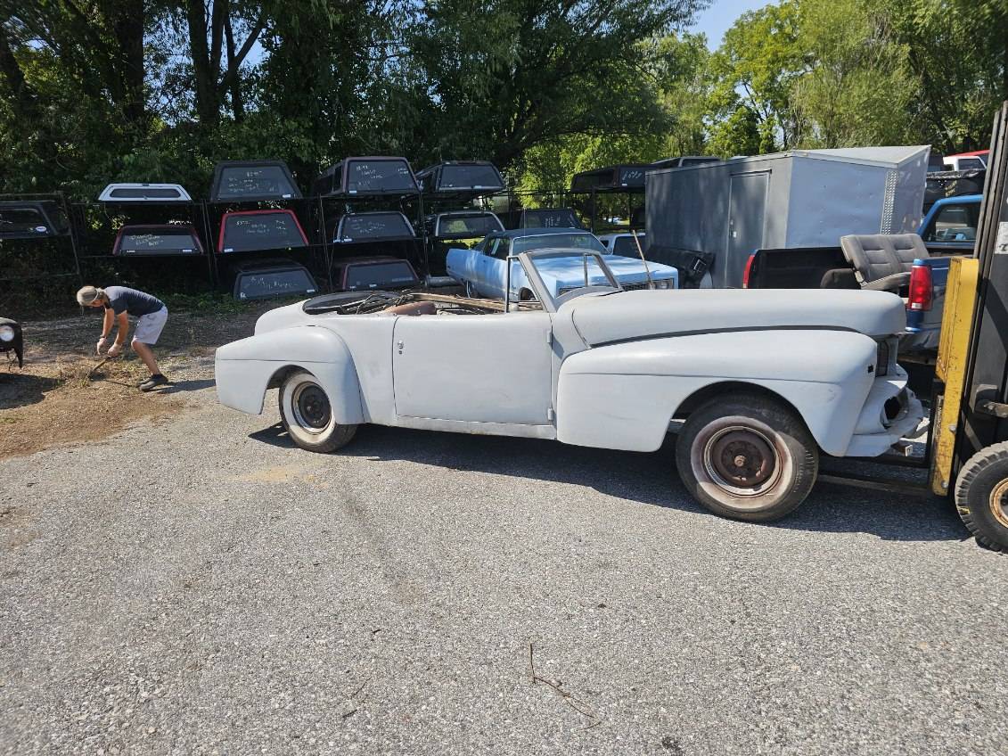 Lincoln-continental-convertible-1946-grey