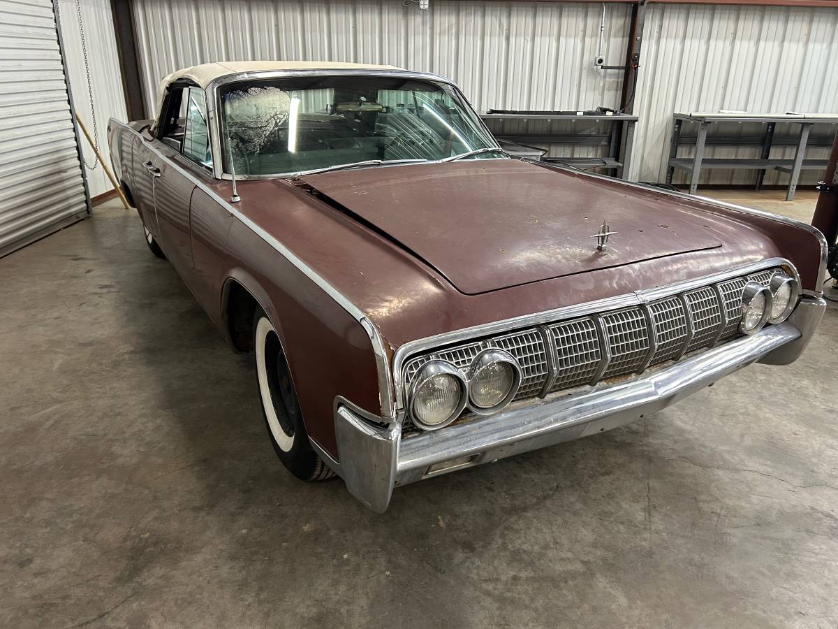 Lincoln-continental-convertible-1964-red-2