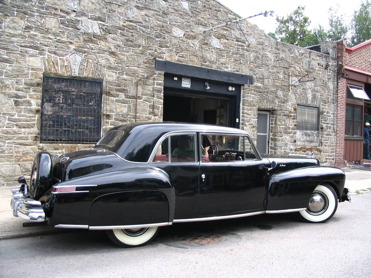 Lincoln-continental-coupe-1947-black-1