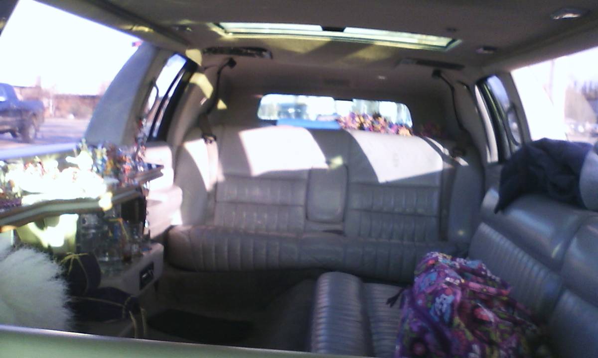 Lincoln-continental-limousine-1992-black-1