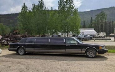 Lincoln-continental-limousine-1992-black-2