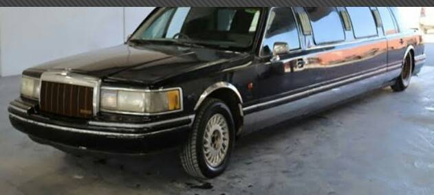 Lincoln-continental-limousine-1992-black-3