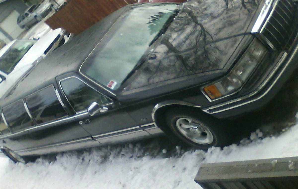 Lincoln-continental-limousine-1992-black-4