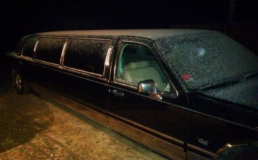 Lincoln-continental-limousine-1992-black-5