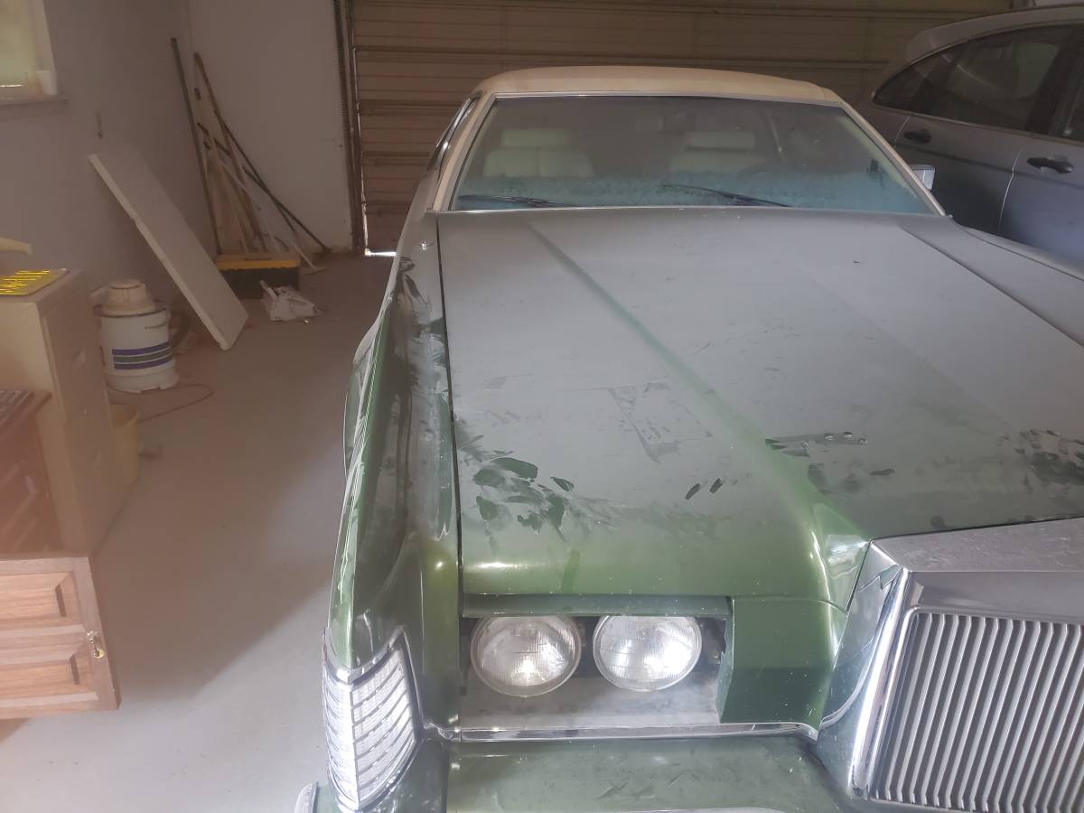 Lincoln-continental-mark-iv-1973-green