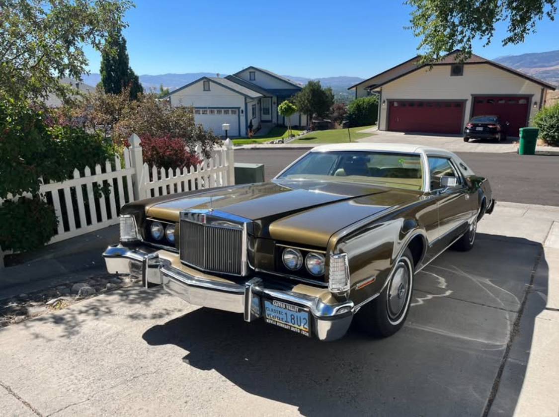 Lincoln-continental-mark-iv-1974