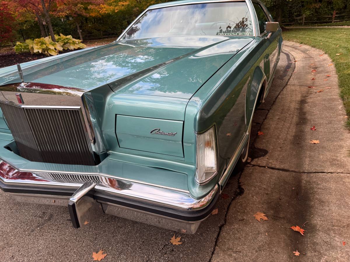Lincoln-continental-mark-v-1979-blue-3