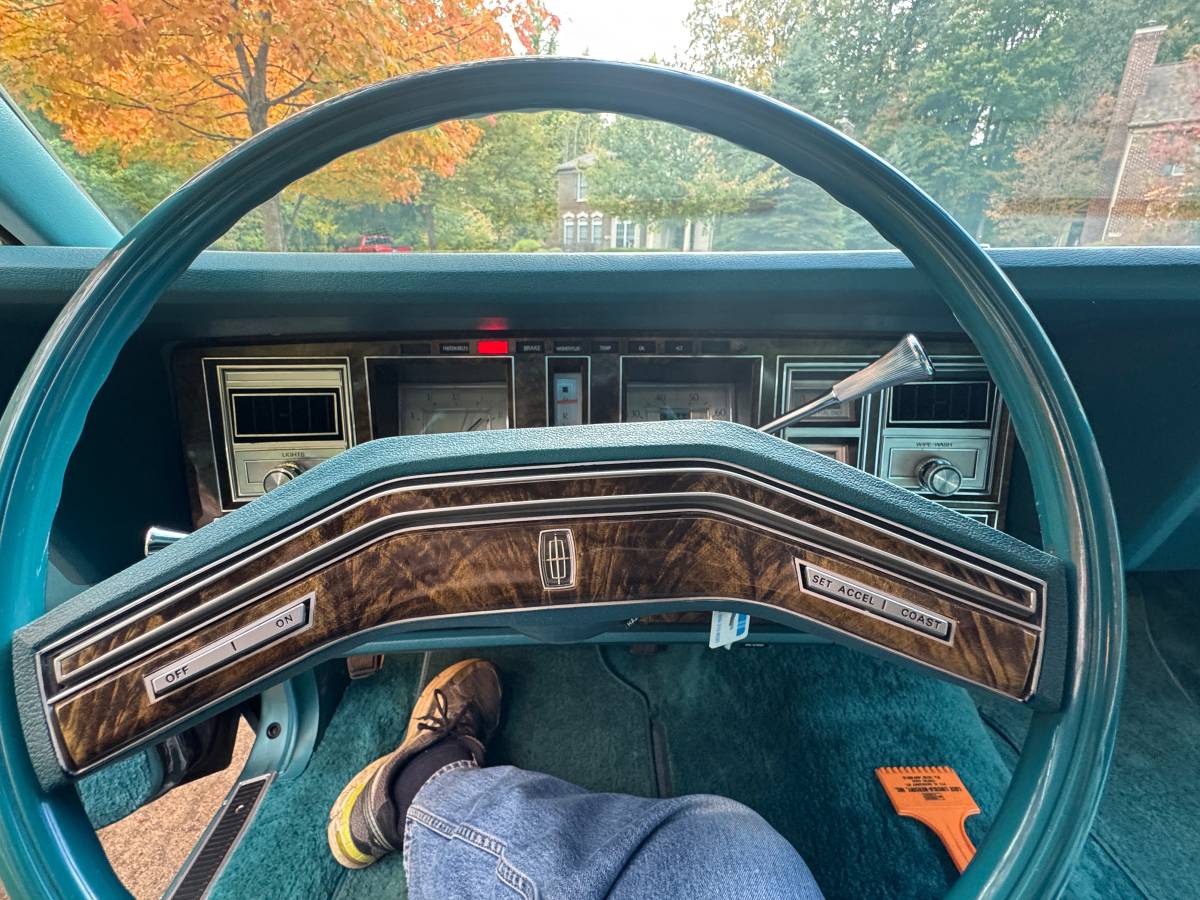 Lincoln-continental-mark-v-1979-blue-6