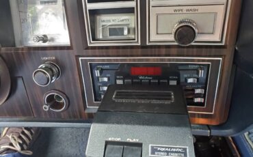 Lincoln-continental-mark-v-1979-white-1