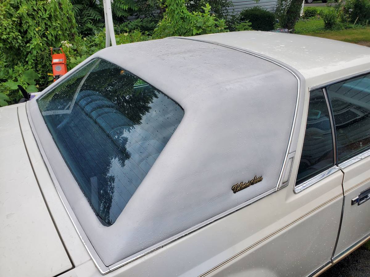 Lincoln-continental-mark-v-1979-white-10