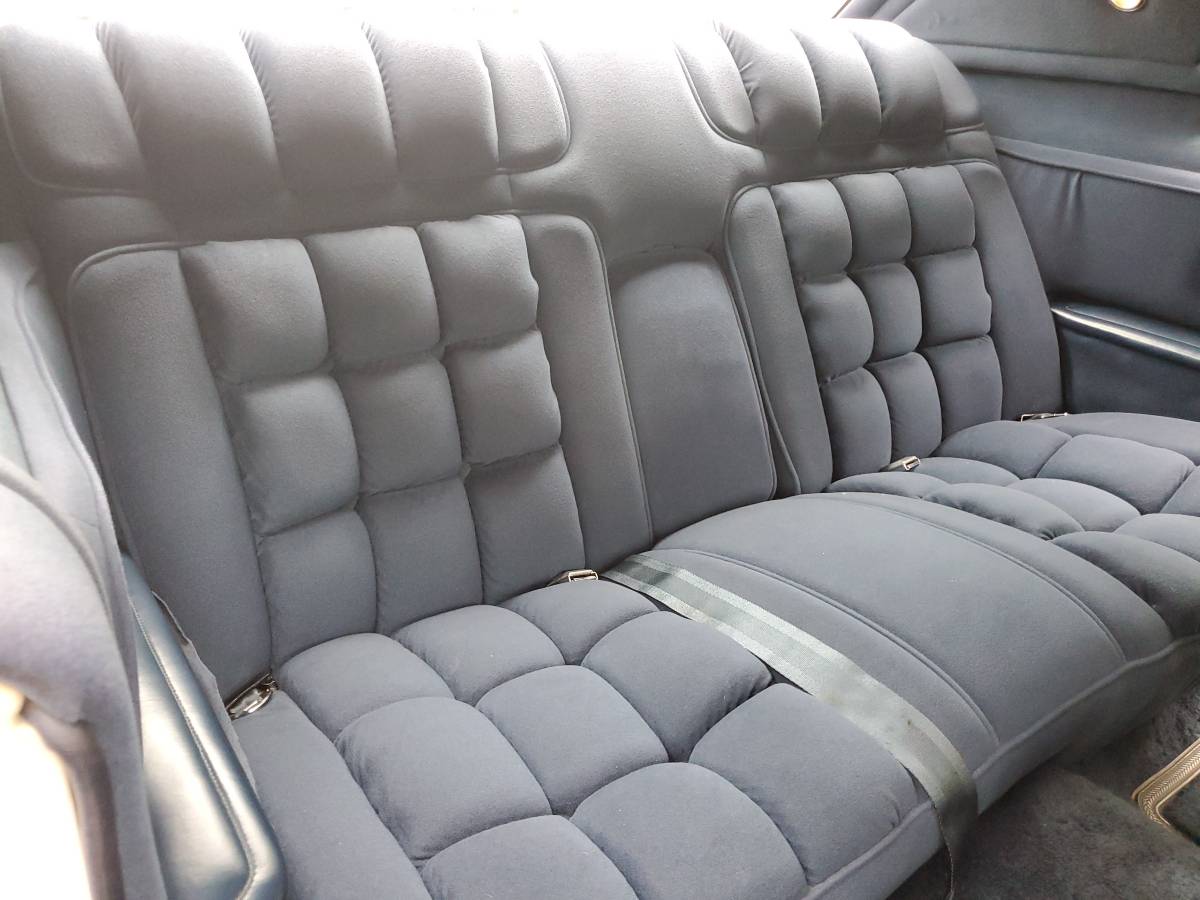 Lincoln-continental-mark-v-1979-white-12