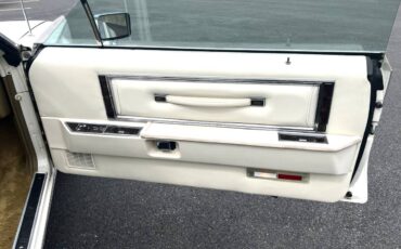 Lincoln-continental-mark-v-1979-white-18