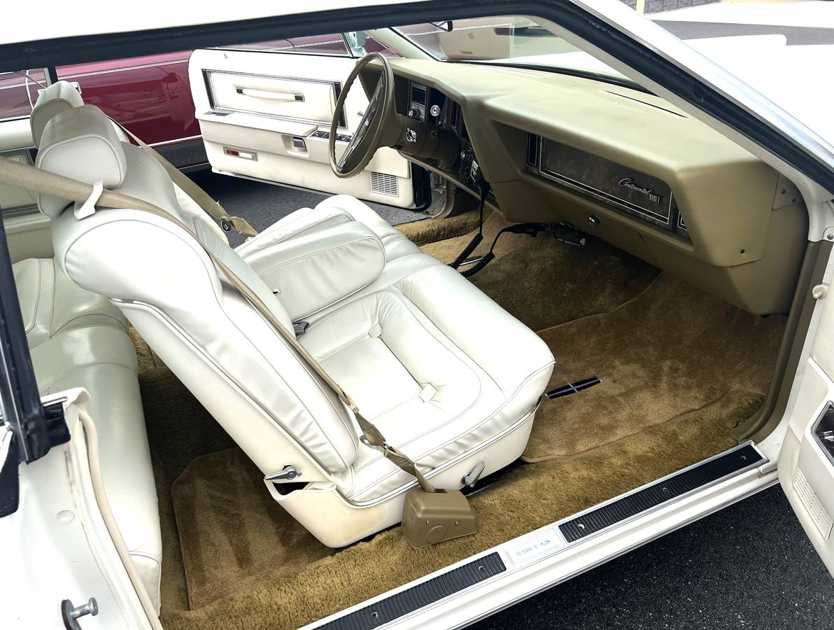 Lincoln-continental-mark-v-1979-white-19