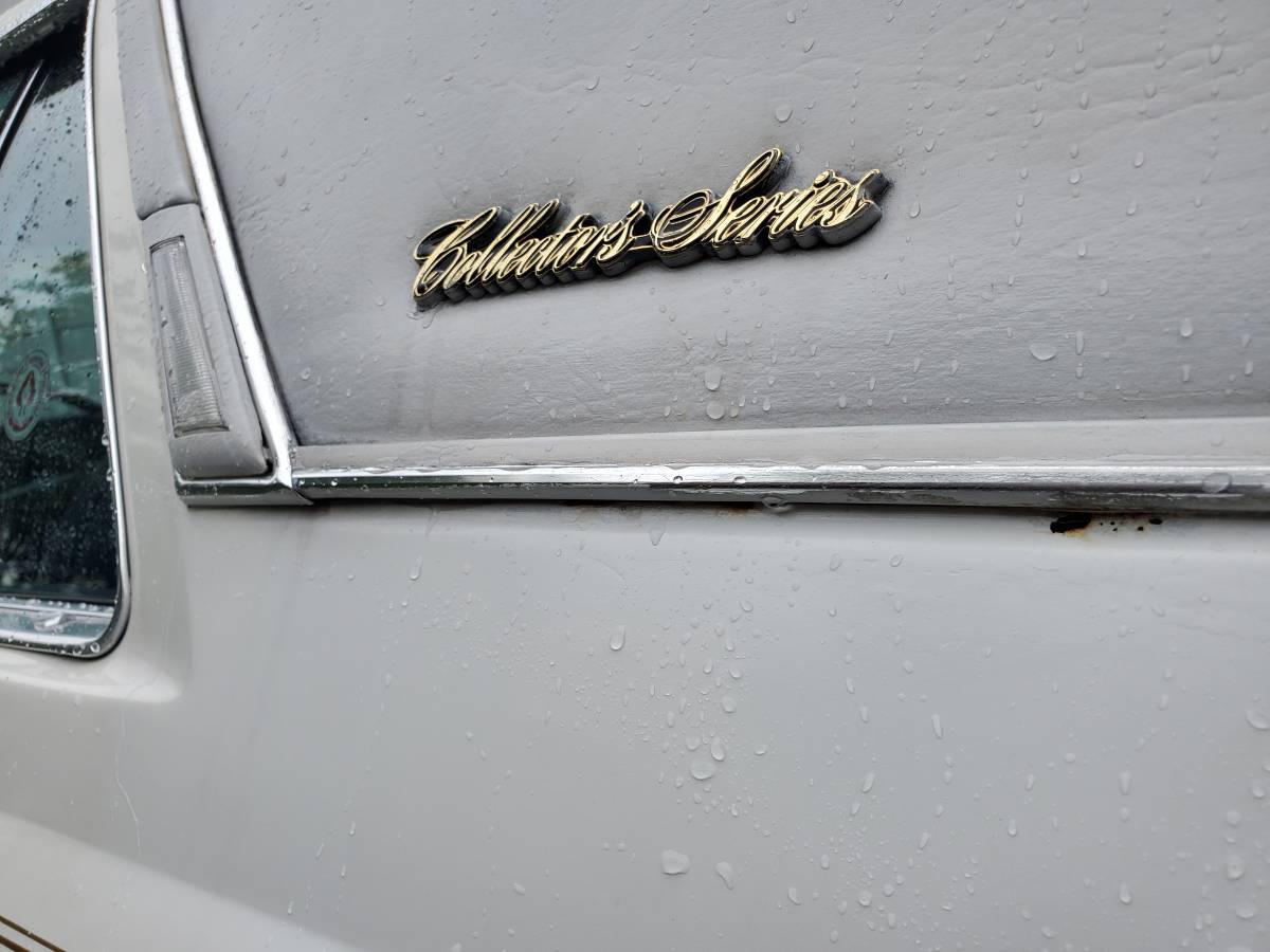 Lincoln-continental-mark-v-1979-white-8