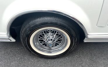 Lincoln-continental-mark-v-1979-white-9