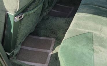 Lincoln-continental-town-car-1974-green-12
