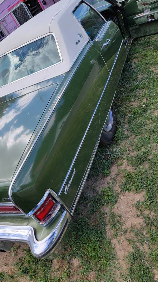 Lincoln-continental-town-car-1974-green-16