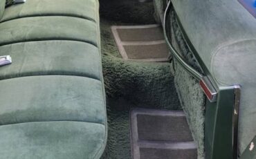 Lincoln-continental-town-car-1974-green-18
