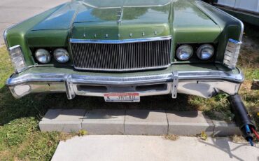 Lincoln-continental-town-car-1974-green-20