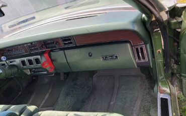 Lincoln-continental-town-car-1974-green-22