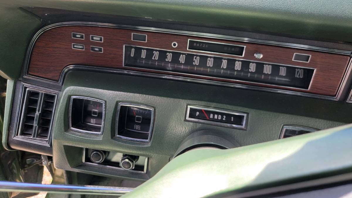 Lincoln-continental-town-car-1974-green-4