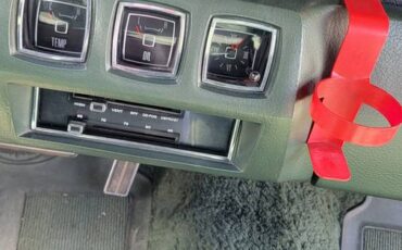 Lincoln-continental-town-car-1974-green-6