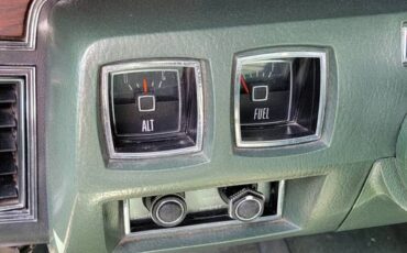 Lincoln-continental-town-car-1974-green-7