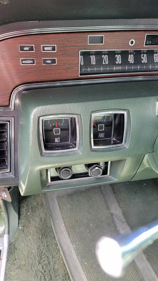 Lincoln-continental-town-car-1974-green-7