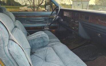 Lincoln-continental-town-coupe-1979-blue-12