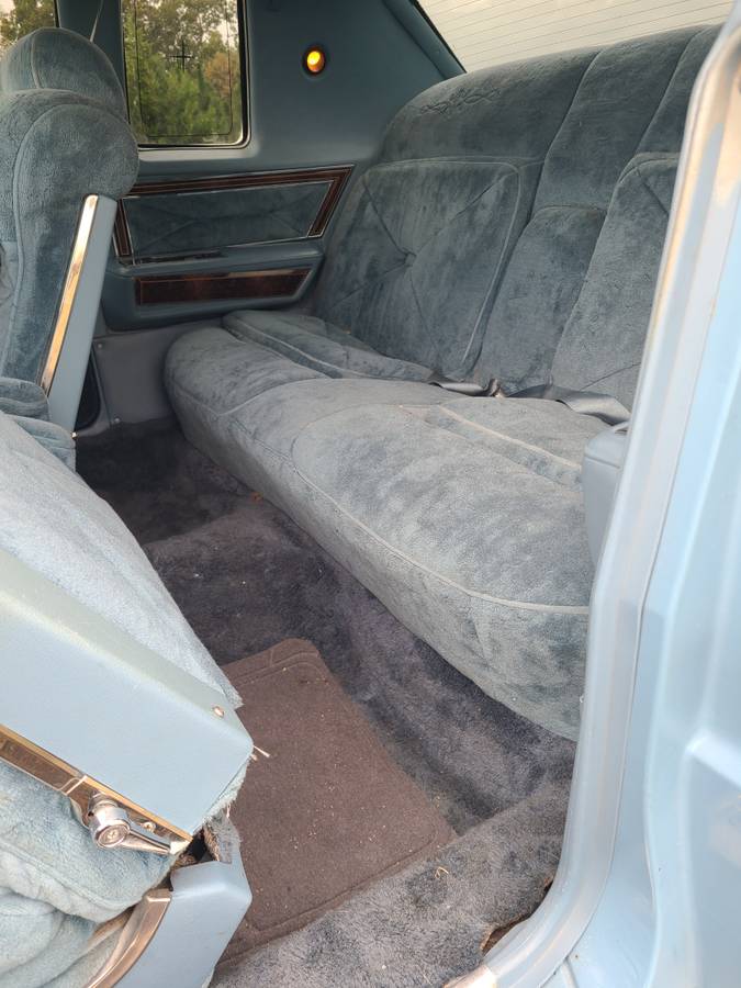 Lincoln-continental-town-coupe-1979-blue-14