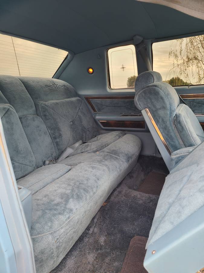 Lincoln-continental-town-coupe-1979-blue-15