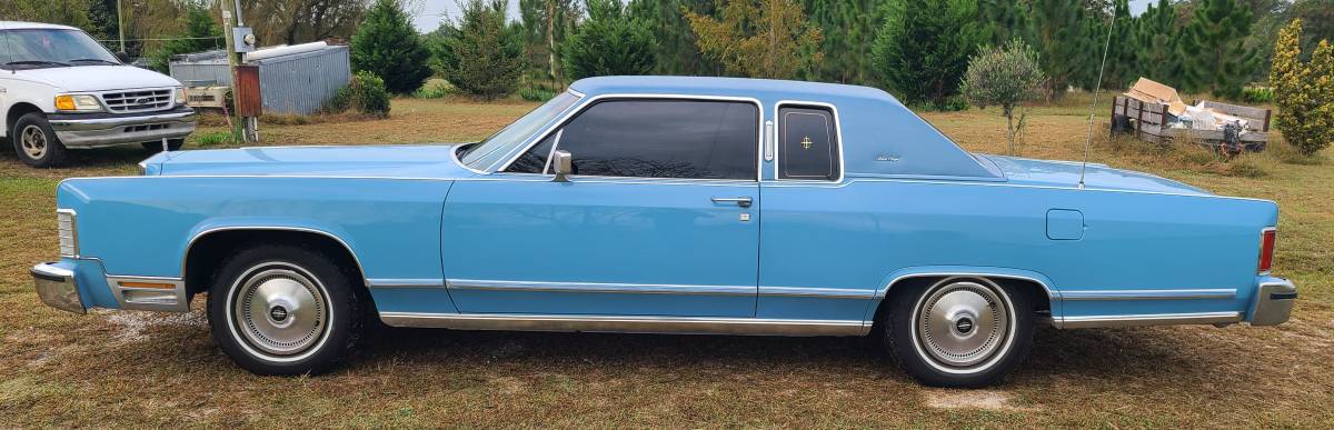 Lincoln-continental-town-coupe-1979-blue-2