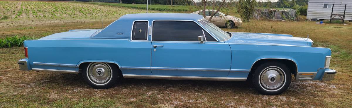 Lincoln-continental-town-coupe-1979-blue-5