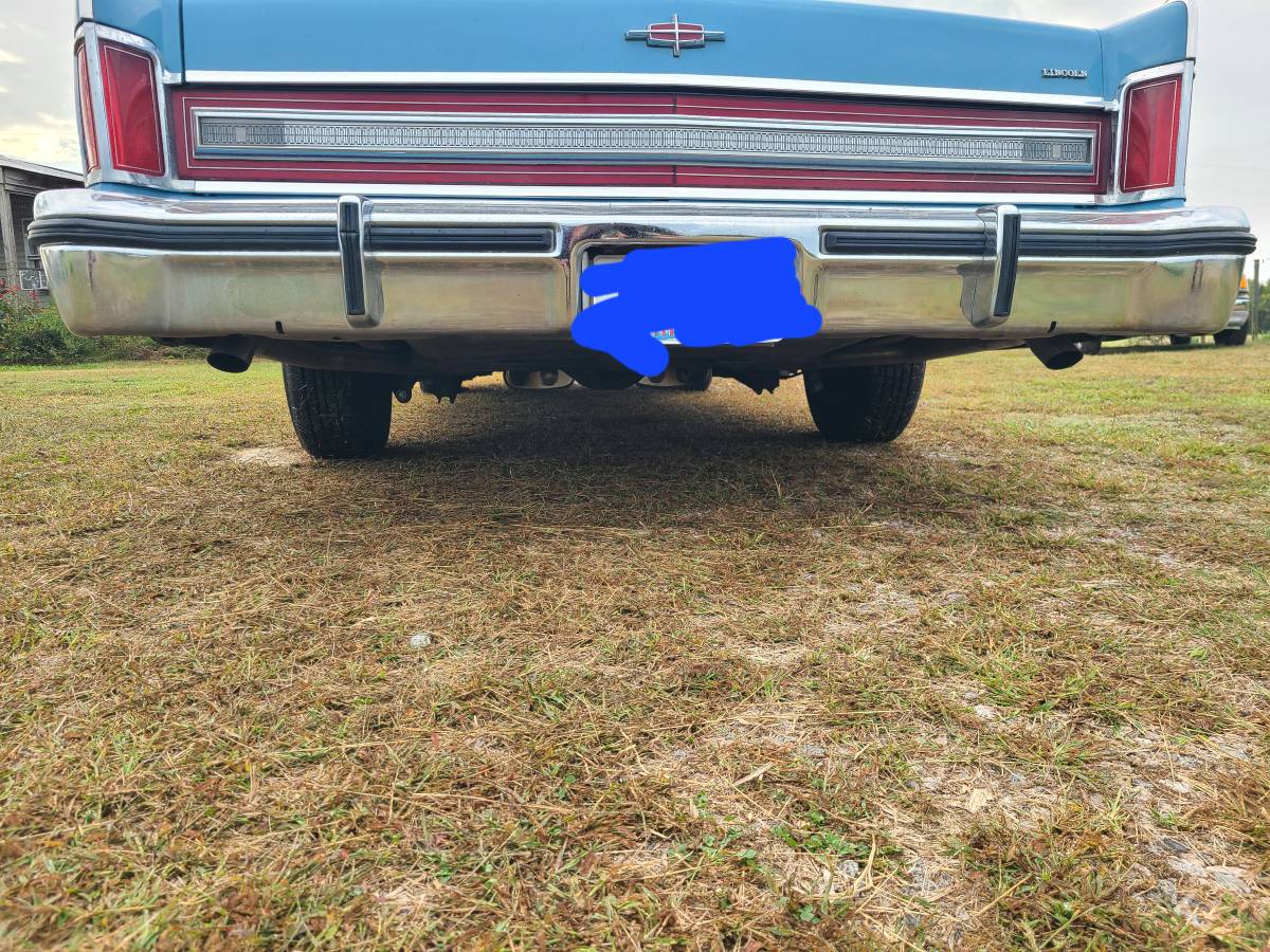 Lincoln-continental-town-coupe-1979-blue-6