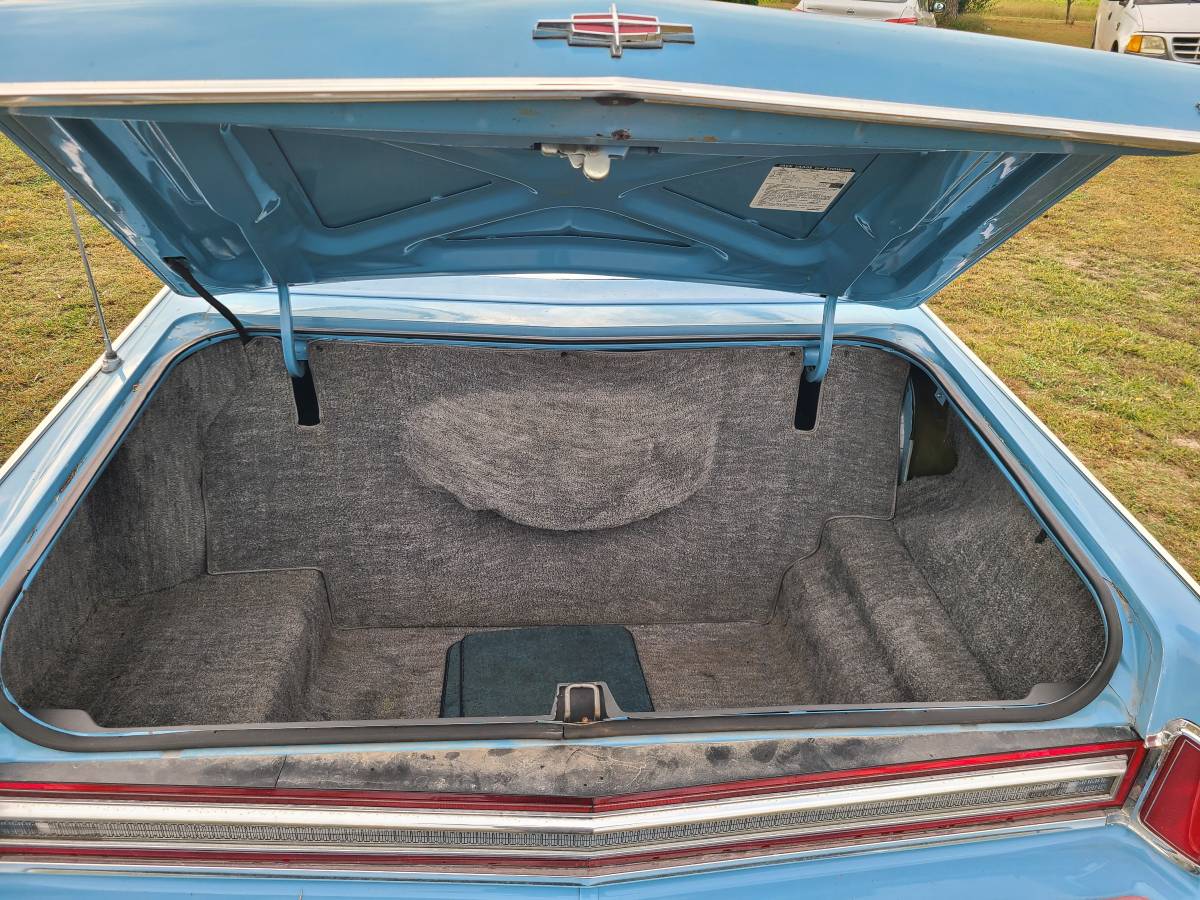 Lincoln-continental-town-coupe-1979-blue-7