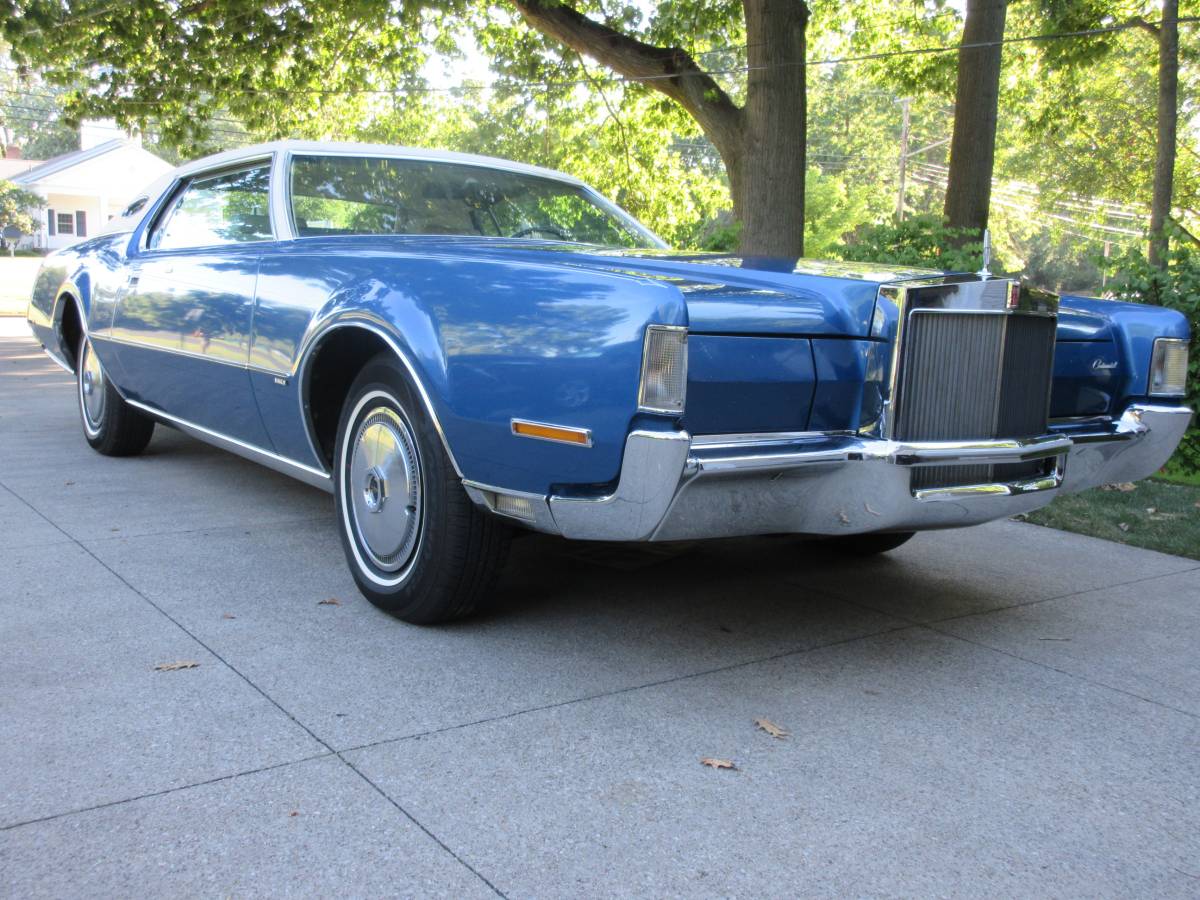 Lincoln-mark-iv-1972-blue