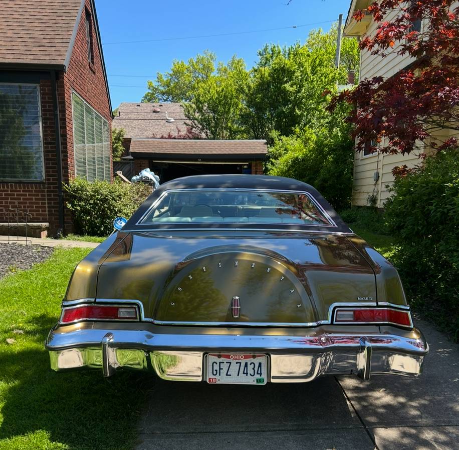 Lincoln-mark-iv-1974-green-3