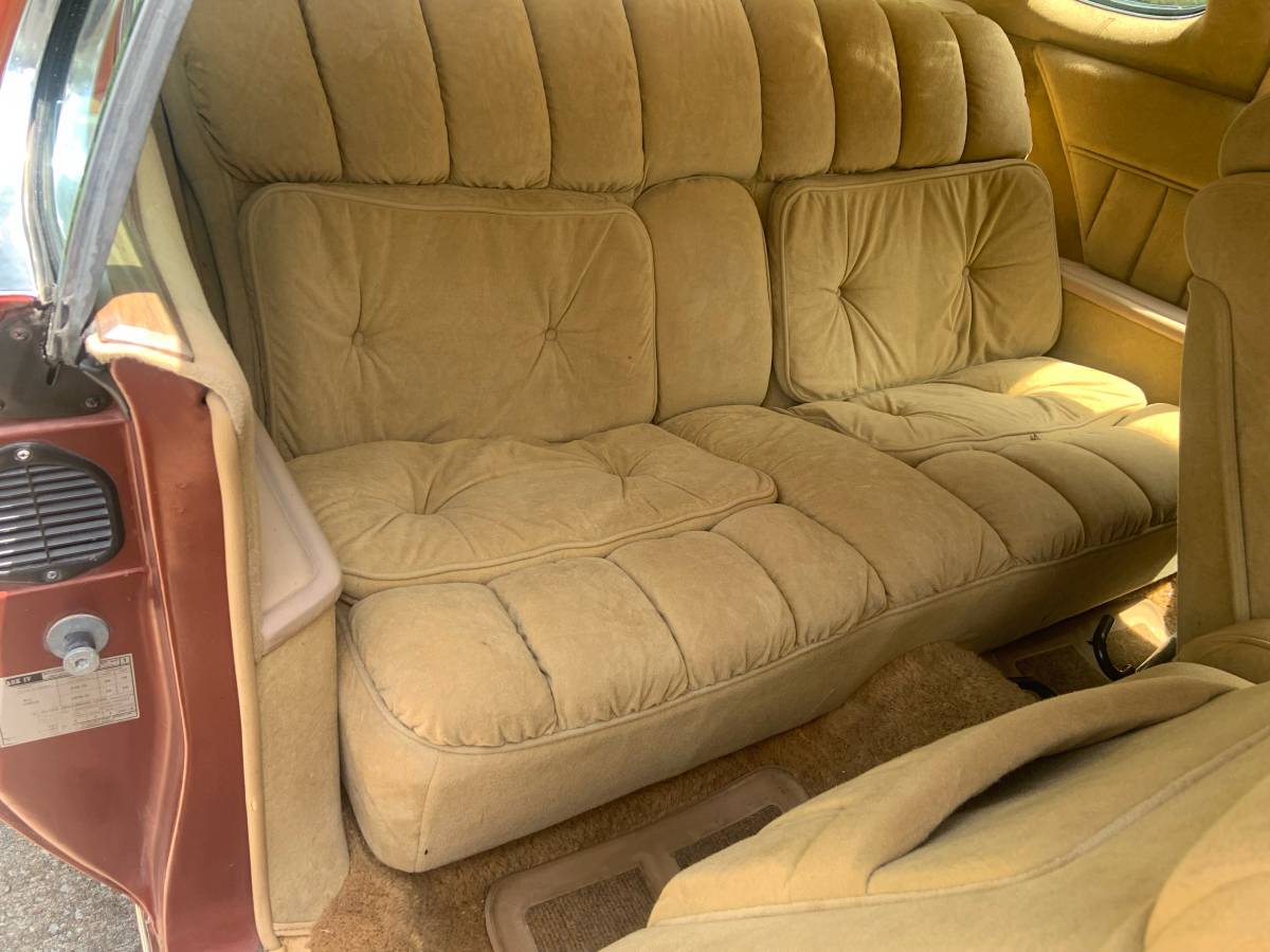 Lincoln-mark-lv-1975-custom-16